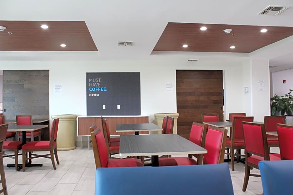 Holiday Inn Express & Suites San Antonio West Sea World Area by IHG