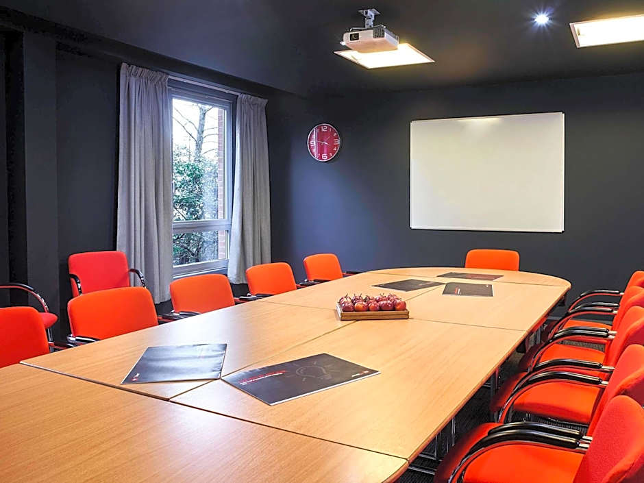 ibis Swansea
