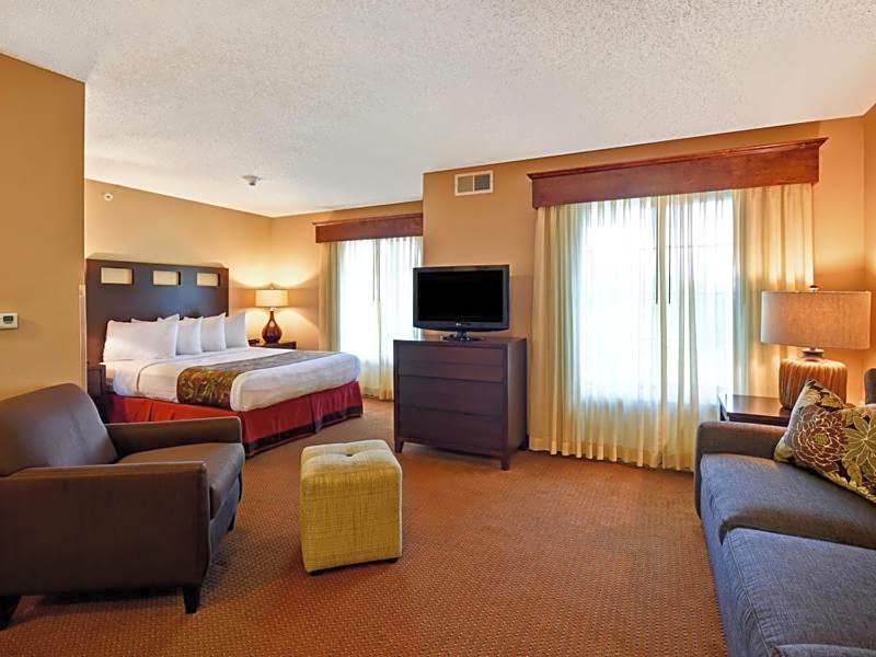 GrandStay Hotel & Suites La Crosse