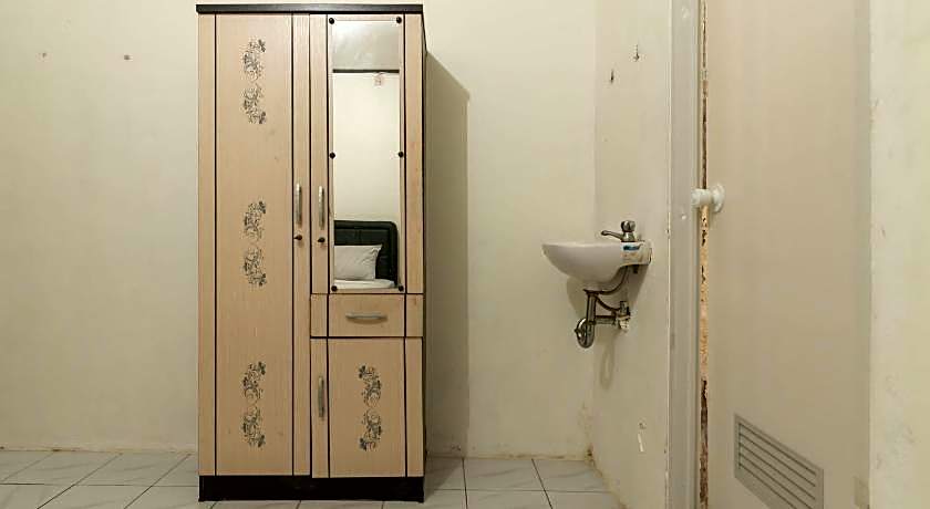 RedDoorz near Pondok Indah Water Park