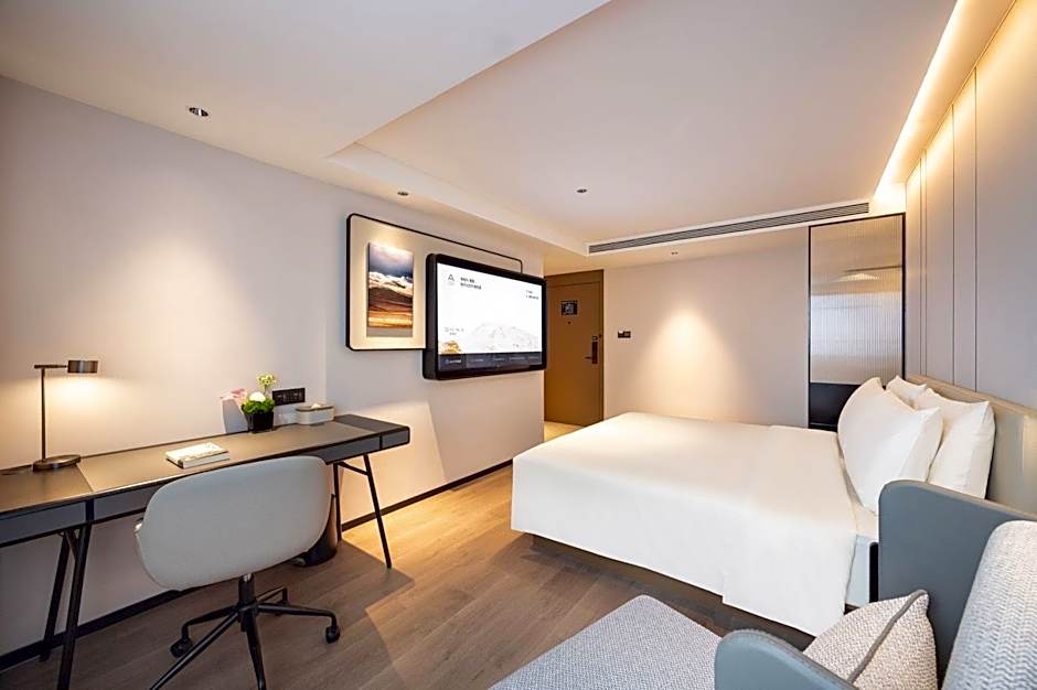 Atour Hotel Dalian Donggang Business District Gangwan Plaza