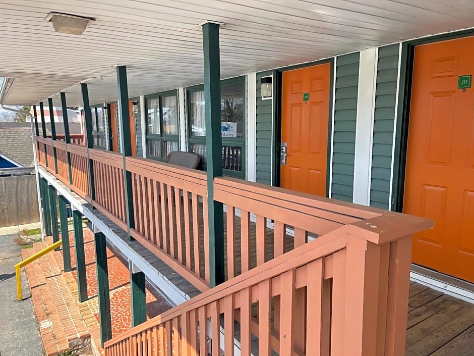 Atlantic Shores Inn and Suites