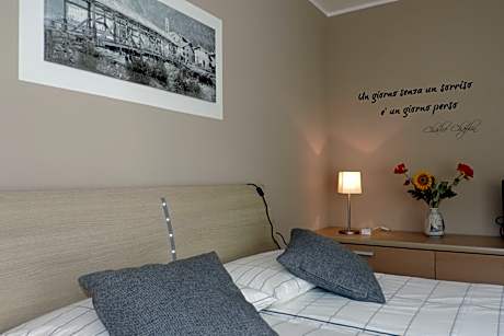 Family Room with Garden View