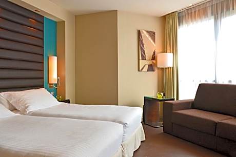 Superior Family (2 Adults + 1 children)