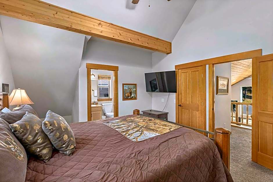 Dog-Friendly Ronald Vacation Rental Cabin!