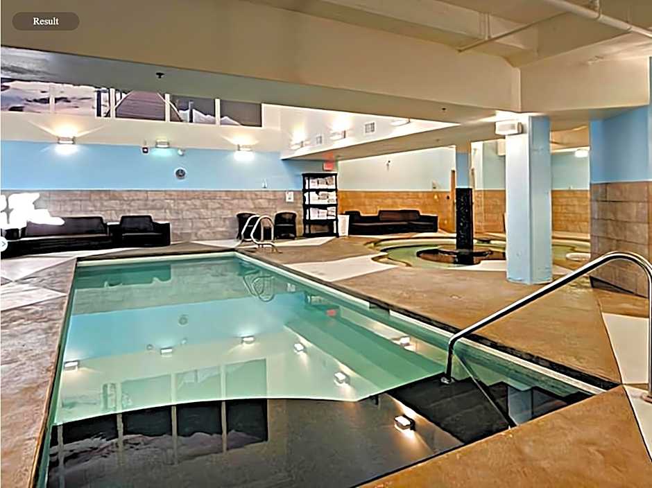 Spectacular Penthouse With Amazing Views, Indoor Pool and Hot tub