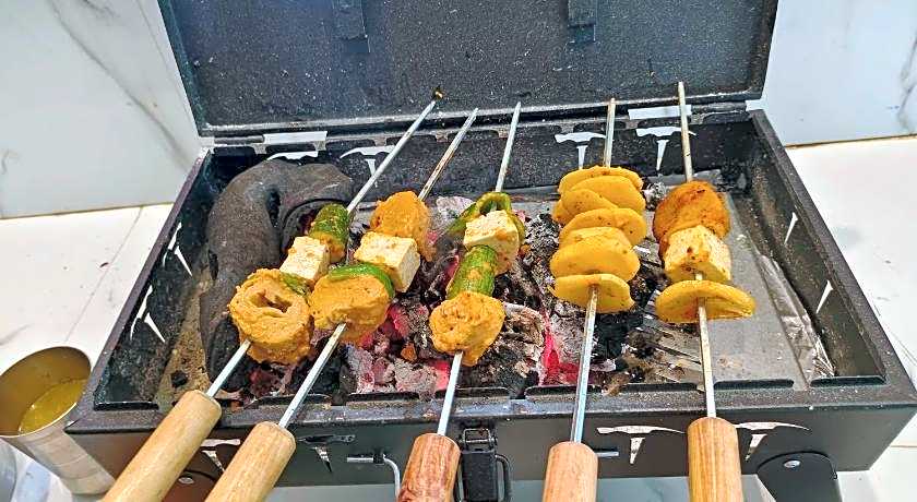 OYO  Ananya Hotel & AYURVEDA HWC