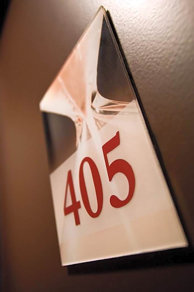 Hotel Ariane Montparnasse by Patrick Hayat