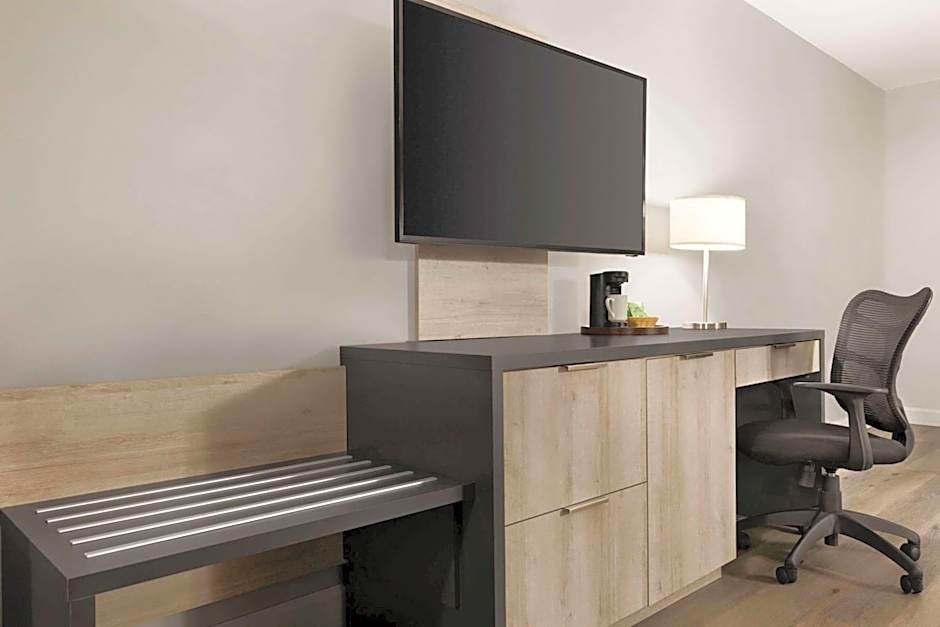 Travelodge by Wyndham Alma