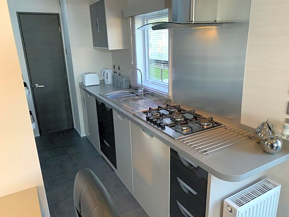 Lola Lodge - Luxury Hot Tub Retreat