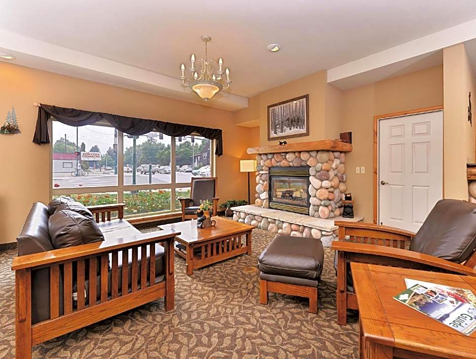 Cedar Street Hotel & Suites