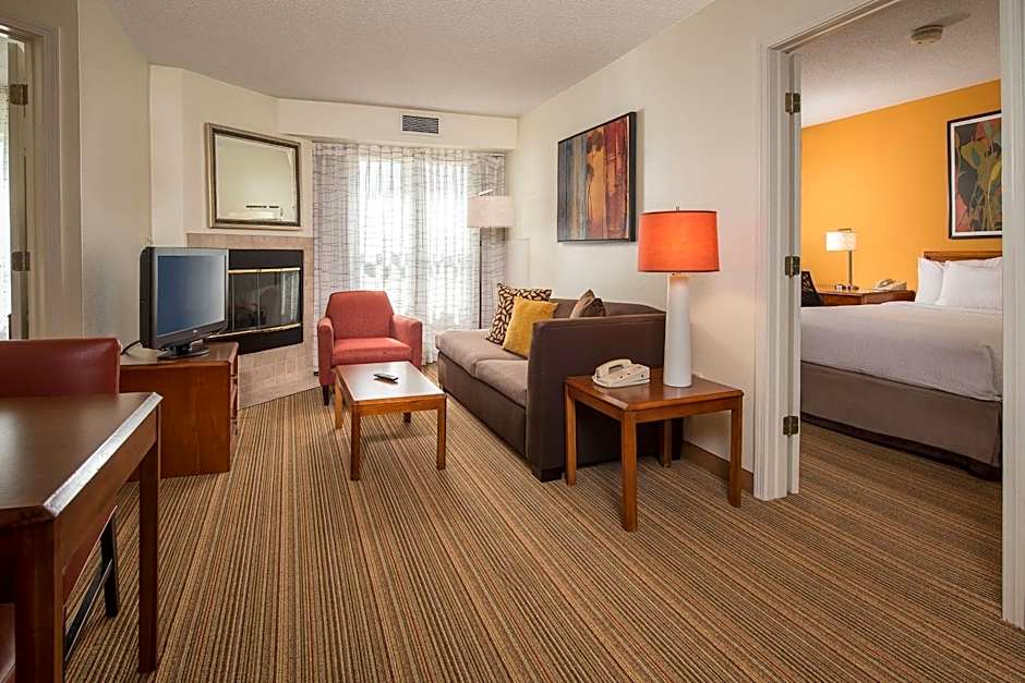 Sonesta ES Suites Charleston