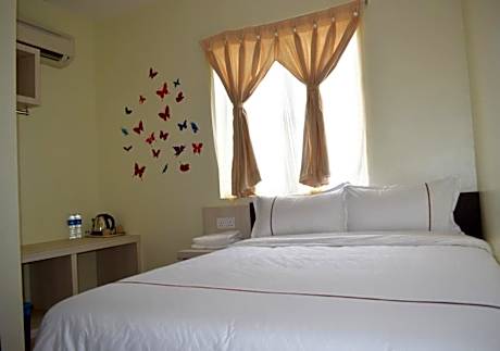 Basic Queen Room
