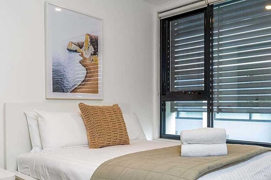 2-Storey Lumiere Townhouse with Private Courtyard - Hosted by Canstay