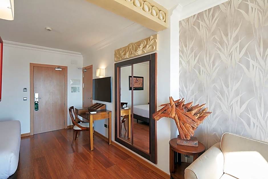 Sercotel Hotel President