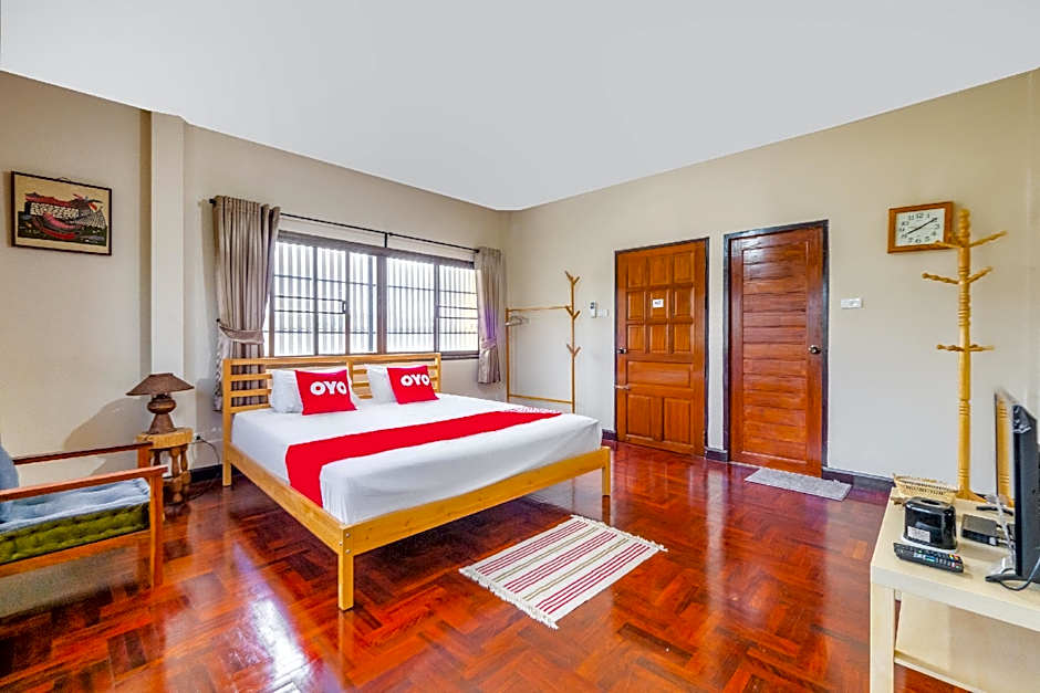 Chom’s House @sapanmai – Bangkok, NY