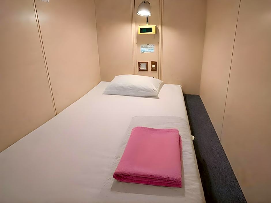 Capsule Hotel Block Room