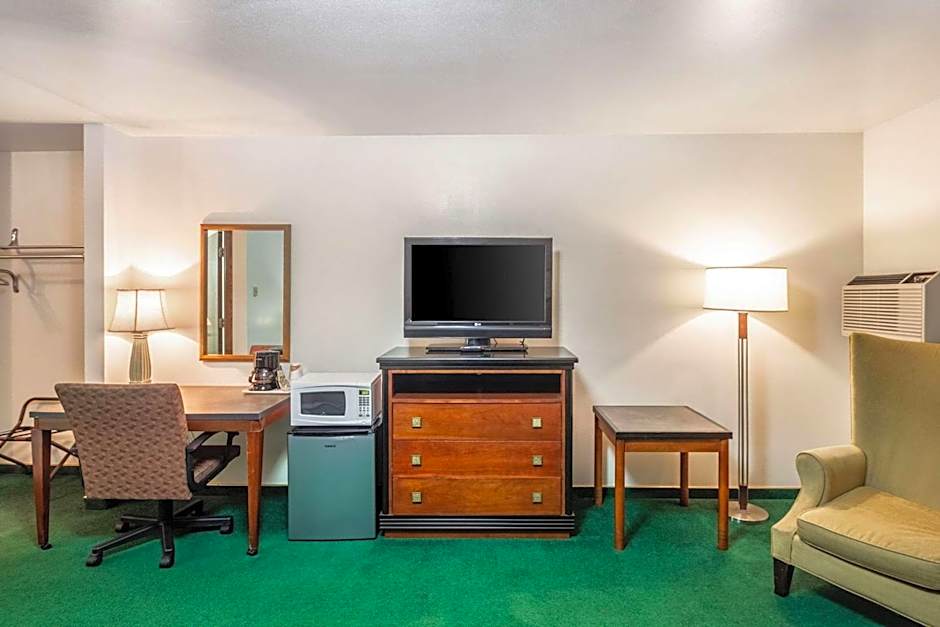 Econo Lodge Waupaca