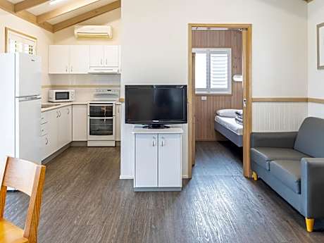 2 Bedroom Lakeview Cabin