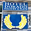 Hotel Dorado a una calle de Playa Regatas y el Malecon