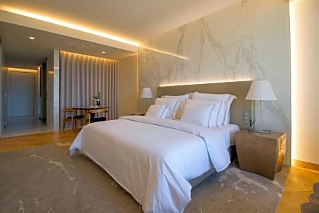 Double or Twin Room with Avenue View