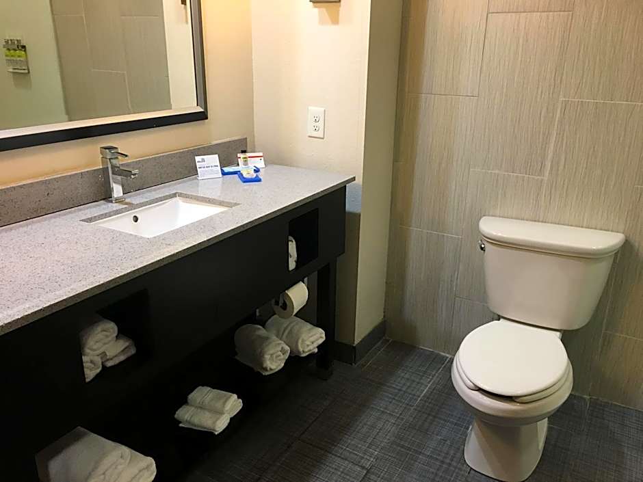 Holiday Inn Express & Suites Havelock Northwest New Bern By IHG