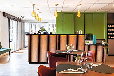 Campanile Montesson Le Vesinet Hotel