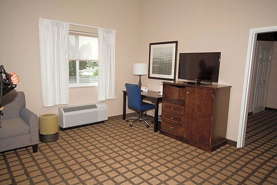 Baymont by Wyndham Erie