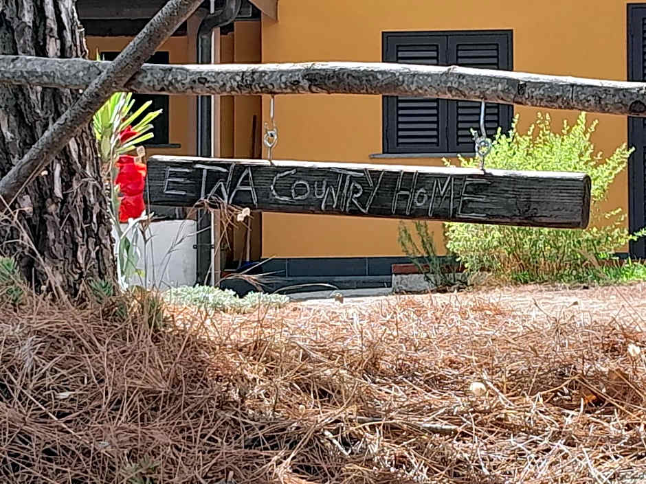 Etna Country Home – Nicolosi, CA