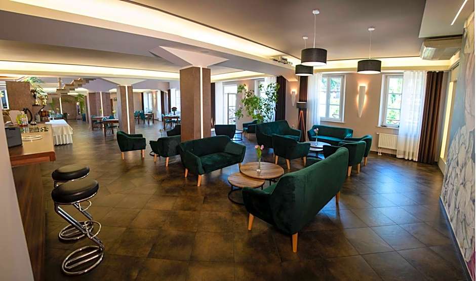 Centrum Restauracyjno-Hotelowe Florres