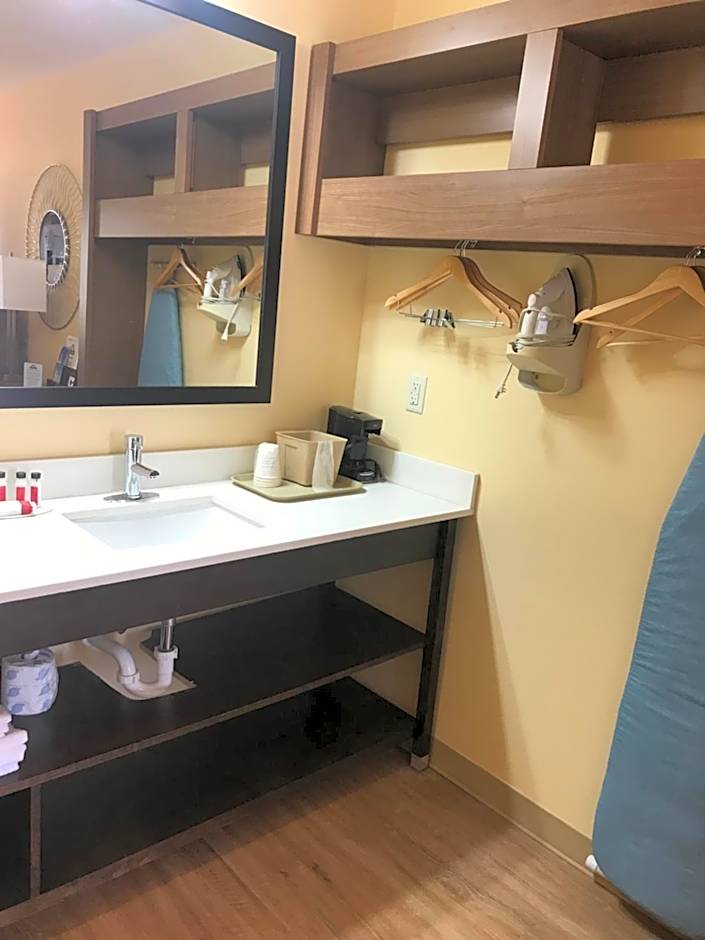 Days Inn by Wyndham Batesville