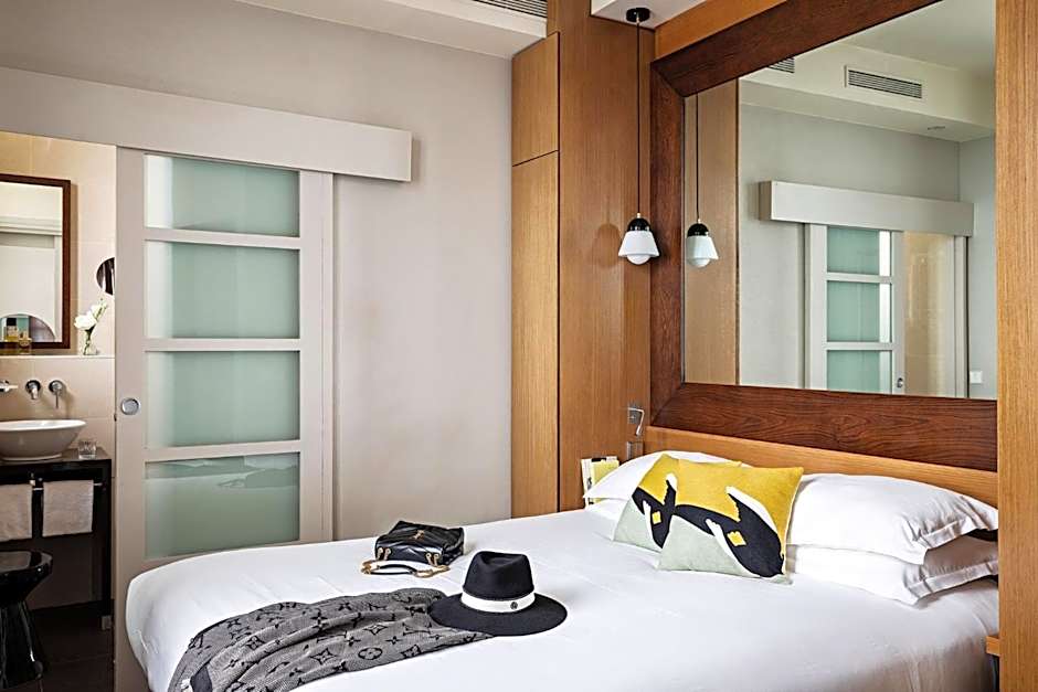 Holiday Inn Paris Palais de lElysee, an IHG Hotel By IHG