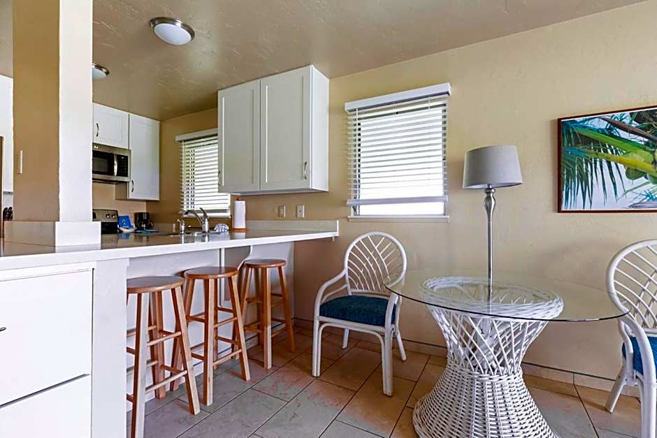 Plantation Hale Suites