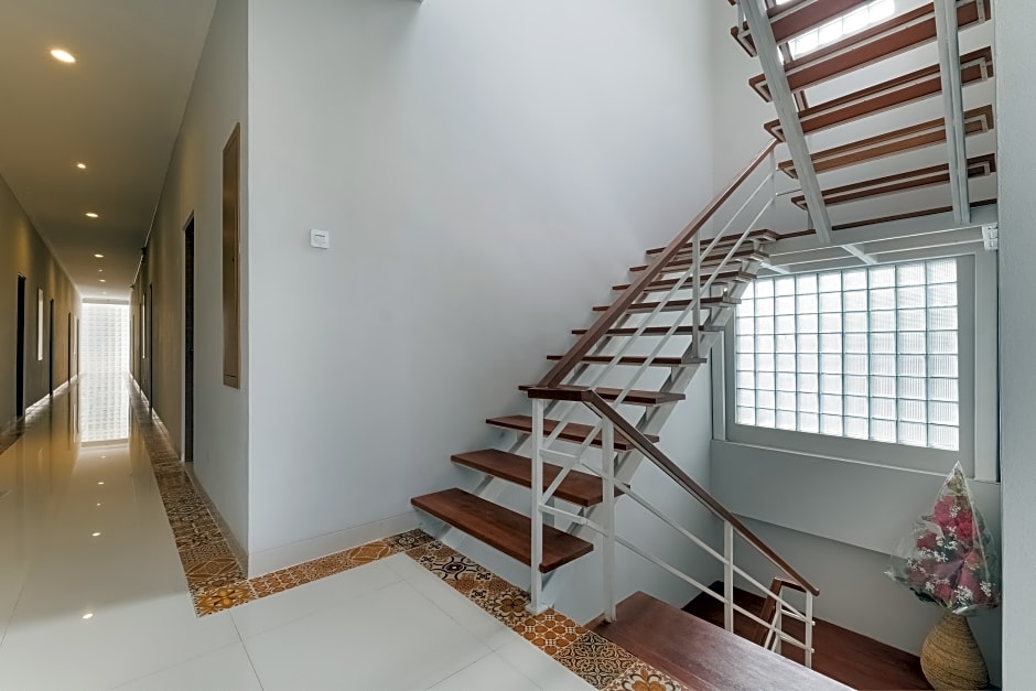 OYO 90023 Damar Kusumo Guest House