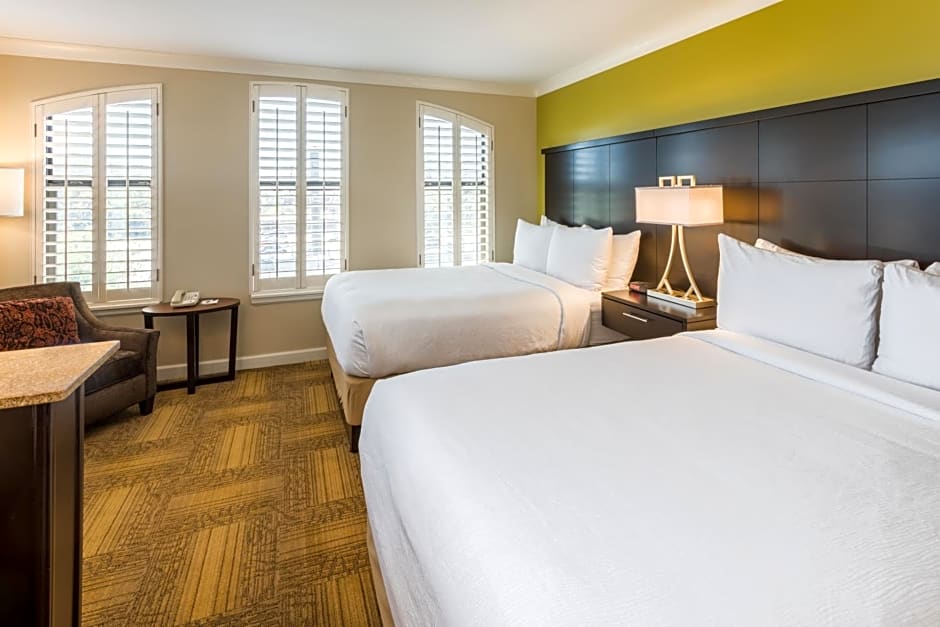 Staybridge Suites Savannah Historic District, an IHG Hotel