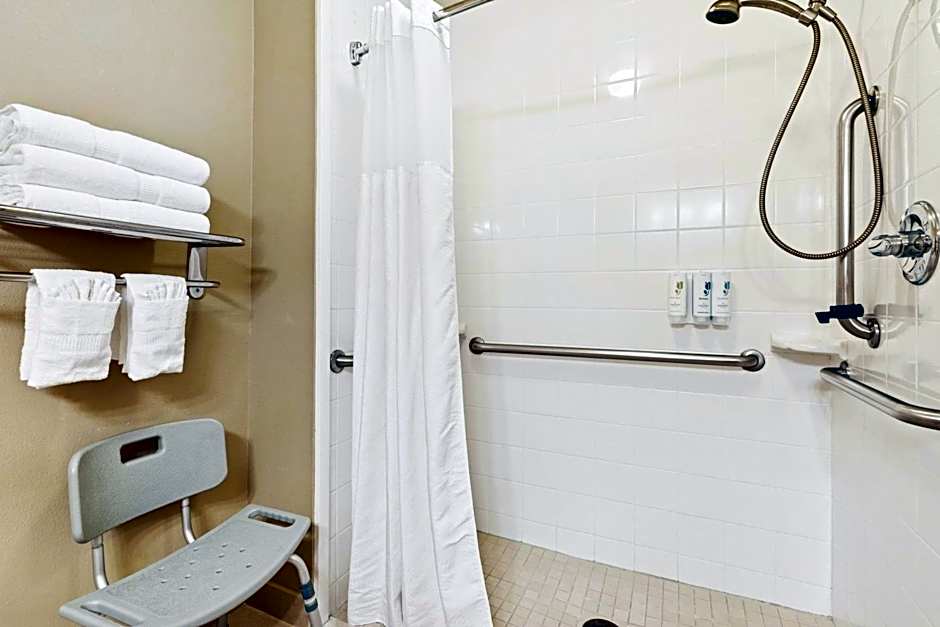 Country Inn & Suites by Radisson, Covington, LA