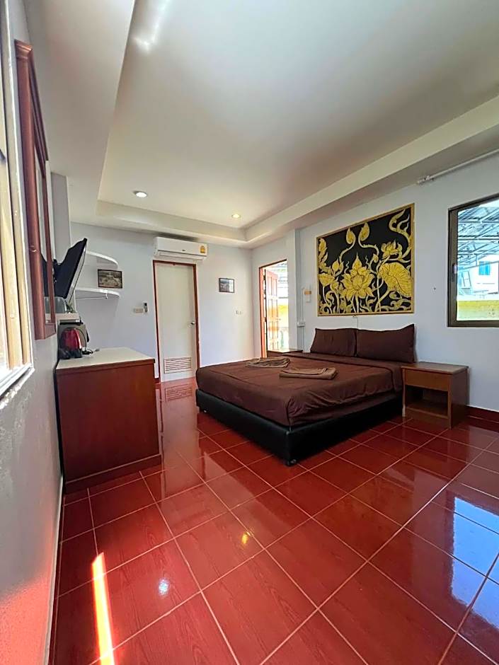 Ban Elephant Blanc Apartment