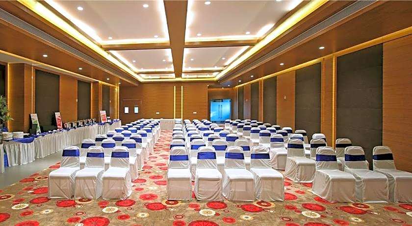 Hotel German Palace, Airport