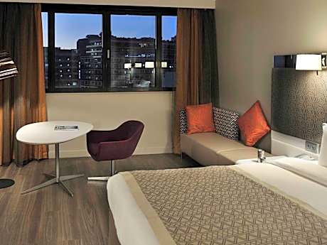 SUPERIOR ROOM, 1 King Size Bed, City View