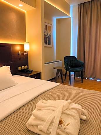 Standard King or Twin Room