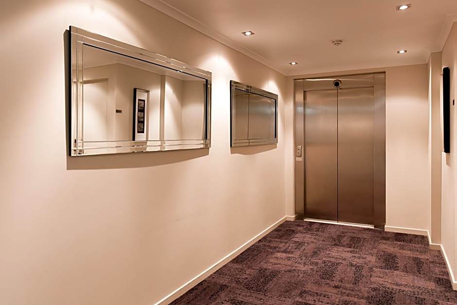 St Ives Motel Apartments