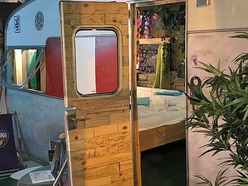 HafenTraum IndoorCampingHostel