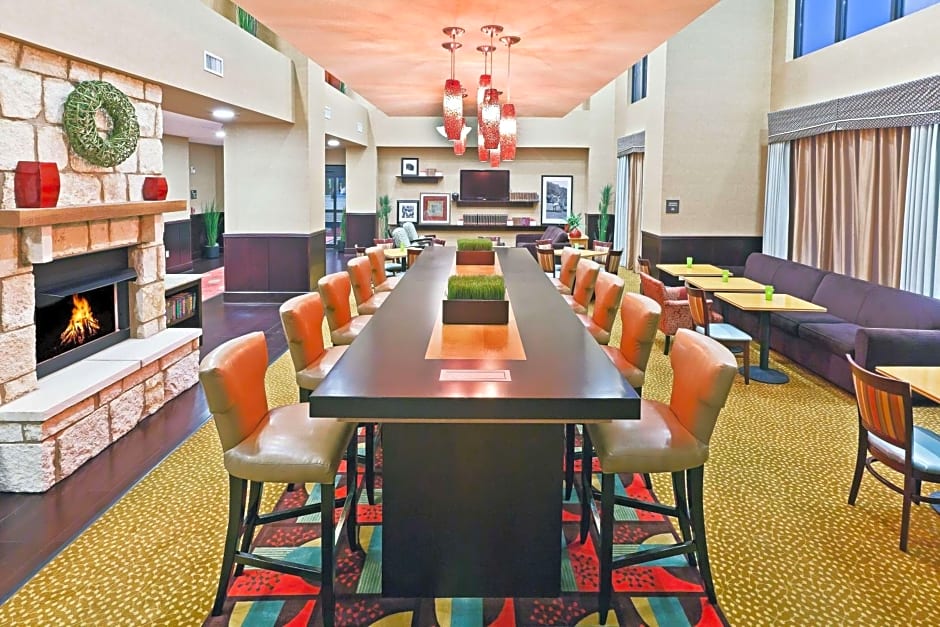 Hampton Inn By Hilton & Suites Austin