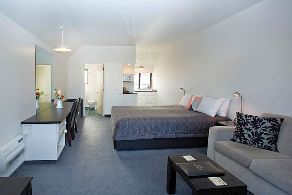 Cable Court Motel