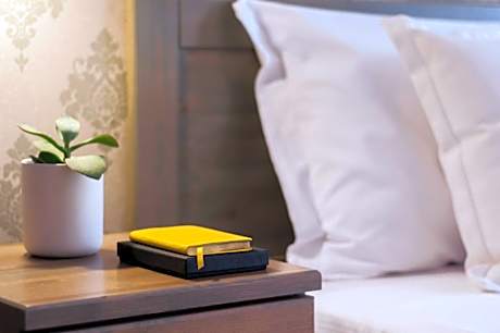 ROOMS by Alexandra Hotel