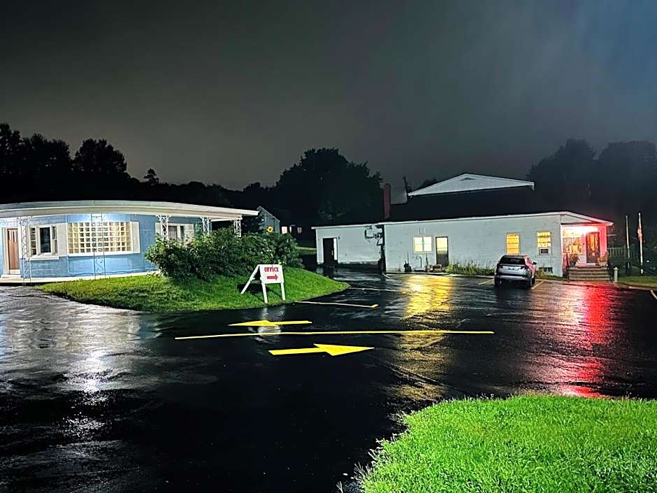 Stiles Motel Hill View