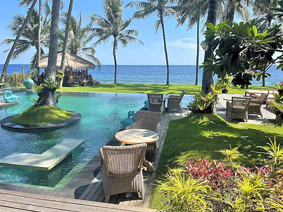 LOUKA BEACH BALI