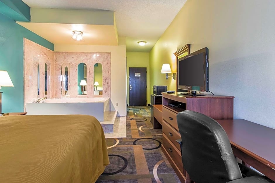 Quality Inn & Suites Memphis East