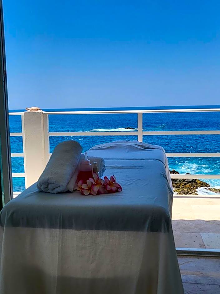 Hotel Luz de Mar ' right on the beach