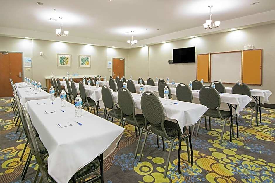 Holiday Inn Express Hotel and Suites Monahans I-20 By IHG